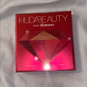 Huda Beauty Ruby Obsessions Palette
